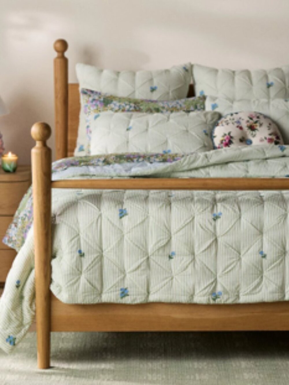 NWT Emilia Cotton Voile Embroidered Icon Quilt Queen